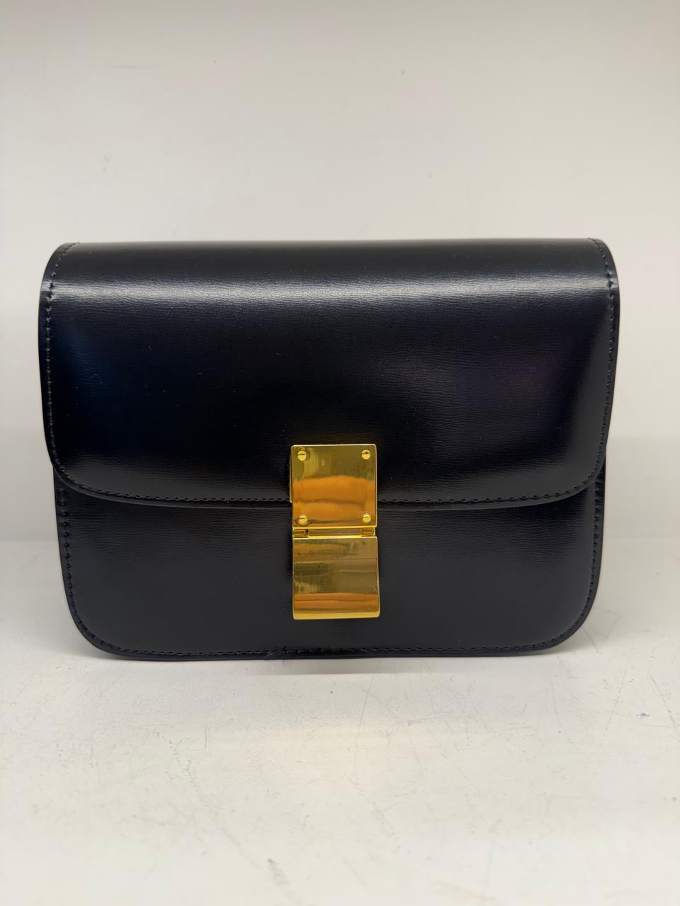 Cartera negra clásica
