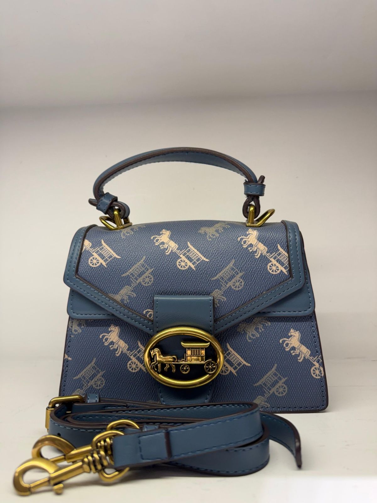 Cartera Couch